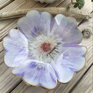 Frutal de resina grande con estilo decorativo, ideal para arreglos de mesa formales y creativos. - Product Image 1