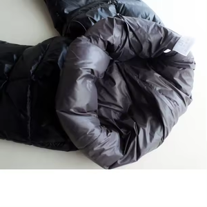 กางเกงกันลมผ้าไนลอน100% แบบกำหนดเองสำหรับผู้ชายสไตล์ลำลองขากว้างขนเป็ดเอวสูงปานกลาง - Product Image 5