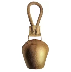 Campana de vaca de Metal de decoración de granja de calidad superior, Mini campanas colgantes de vaca de la suerte de oro antiguo de hierro a precios al por mayor - Product Image 3