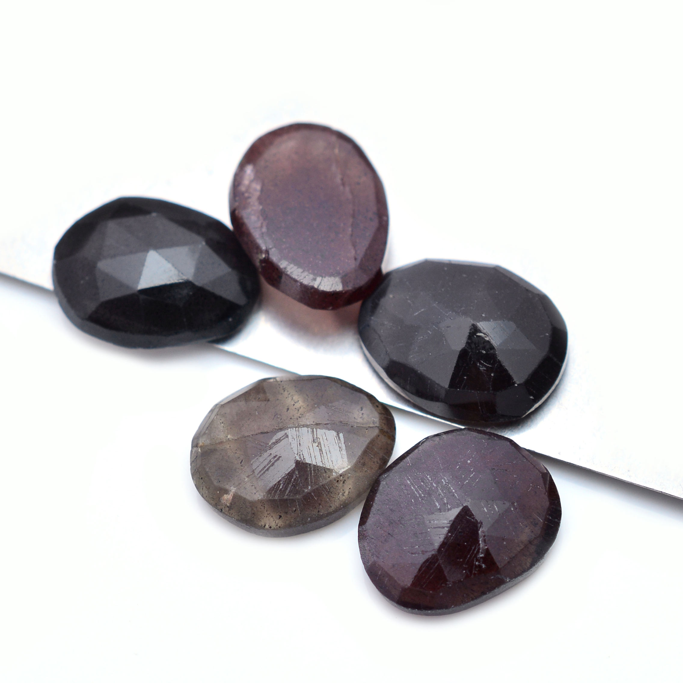 สีน้ำตาล