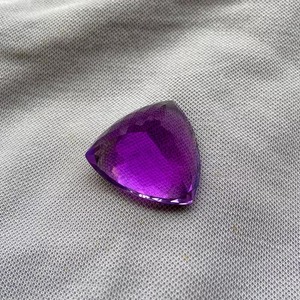Gema de Amatista Natural Morada con Corte Trillón Triangular AAA de 7-9 Quilates, Esencial para Diseños de Joyería Únicos, Piedra de Nacimiento de Febrero - Product Image 2