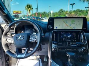 Offre Spéciale : Lexus LX 600 F Sport Handling AWD d'occasion 2023 - PRÊT À EXPÉDIER - Product Image 2