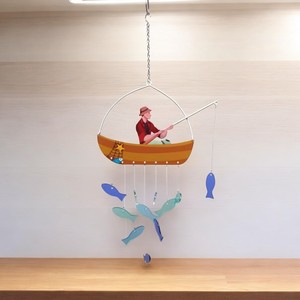 Mobile suspendu de pêcheur lunatique-Construction en acrylique et en métal pour la décoration intérieure côtière - Product Image 4