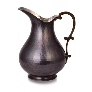 Jarra de cobre en relieve martillada a mano de estilo otomano para servicio de bebidas, Surahi, jarra Pinar NÍQUEL Color 2L con mango - Product Image 3