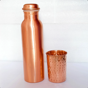 Ensemble de bouteilles d'eau en cuivre et verre-1 bouteille + 1 tasse à boire-combo de bien-être ayurvédique avec pochette de transport fournisseur indien - Product Image 2