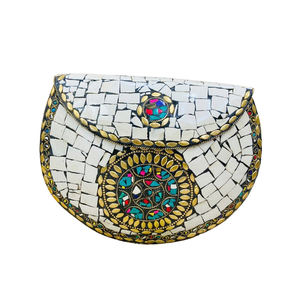 Bolso de mano de noche hecho a mano de artesanos indios para mujer, impresionante monedero de hierro con mosaico, accesorio para fiestas y eventos especiales - Product Image 1