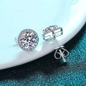 Boucles d'oreilles Bliss Solitaire Studs 1-4 Ct Moissanite, design Halo - Product Image 4