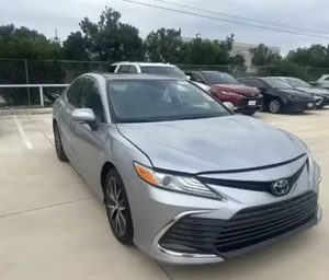 Voiture d'occasion berline 2024 XLE 8 cylindres sièges en cuir caméra de recul intérieur sombre conduite à gauche - Product Image 1