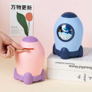 Hucha de Plástico Pequeña con Forma de Cohete Espacial y Cerradura con Llave, Linda Hucha con Temática Espacial para Ahorrar Dinero - Product Image 3