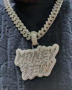 Colgante de plata 925 con nombre de letra personalizado, joyería redonda de moissanita con diamantes de hip hop, collar con nombre helado, regalo de cumpleaños - Product Image 1