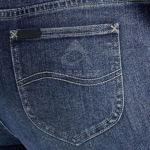 Jeans décontractés à la mode Slim Fit pour femmes Style d'hiver confortable avec taille moyenne à l'avant plat - Product Image 4