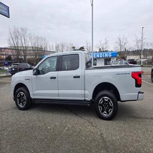 Ford F-150 Lightning XLT 2023 en parfait état - Product Image 2