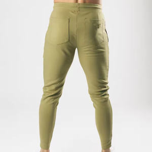 Pantalones de Jogger Premium para hombre con bolsillos con cremallera, transpirables y ligeros para uso atlético y relajación en viajes - Product Image 1