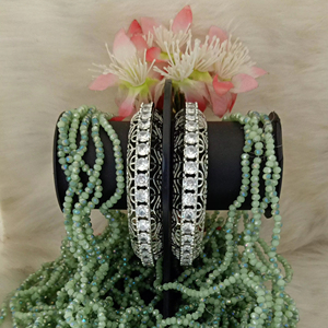 Ensemble de bracelets de mode AD faits à la main exquis pour femmes Bijoux uniques pour les festivals de vêtements de mariée et les occasions spéciales - Product Image 1