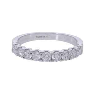 Anillo de Oro Blanco de 14K con Baño de Rodio, Diamantes Naturales de Corte Brillante, Engaste Clásico de Puntas Compartidas, Elegancia Atemporal para Mujer - Product Image 1