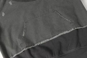 Sweat à capuche streetwear personnalisé 100 % coton, délavé et vieilli, avec fermeture éclair et design à patchs bruts - Product Image 4