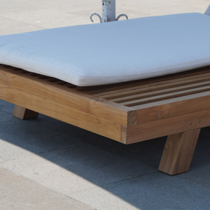 Vente en gros de chaises longues en teck de style moderne pour hôtels et villas meubles d'extérieur en bois au fini de couleur naturelle - Product Image 2