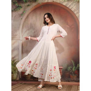 ชุดอานาร์กาลีสีขาวปักลายสำหรับผู้หญิง พร้อมผ้าคลุมไหล่ลายพิมพ์วาดมือ ชุดเดรสสไตล์ปากีสถานสำหรับงานเทศกาล เสื้อผ้าชาติพันธุ์ - Product Image 6