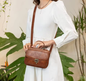 Sac à bandoulière compact en cuir véritable pour femmes sac à bandoulière de voyage OEM - Product Image 3