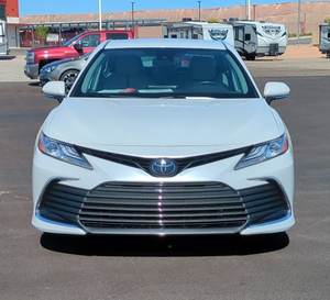 Opción de Excelente Eficiencia de Combustible: Toyota Camry XLE 2023 - Product Image 1