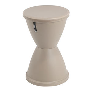 Tabouret Double tabouret en plastique gris, avec espaceurs de rangement - Product Image 3