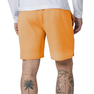 Pantalones cortos con apertura de pierna festoneada para hombre con bolsillos de malla Ropa de rendimiento atlético versátil - Product Image 3