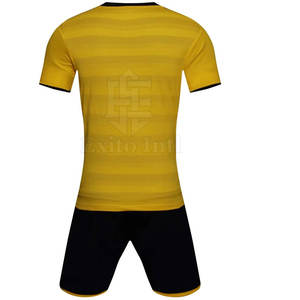 Vente en gros uniforme de maillot de football à sublimation vierge personnalisé, nouveaux vêtements de football à quantité minimale de commande bas avec nom de l'équipe à vendre - Product Image 2