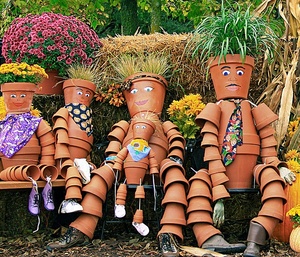 Macetas de hierro semiredondas recubiertas de polvo de oro, macetas de flores hechas a mano con estilo para decoración al aire libre, de Marvel - Product Image 5