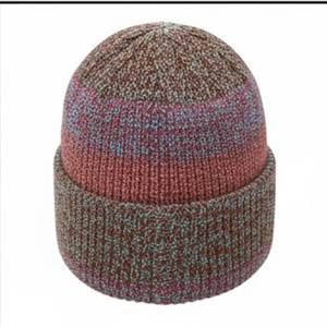Gorros de Punto Personalizados al por Mayor con Logotipo, Gorros de Invierno Multicolores para Hombre, Gorros de Estilo Jacquard Cómodos para Hombre - Product Image 4