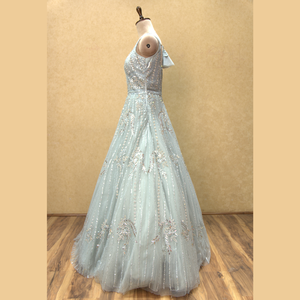 Última llegada vestido azul hielo con trabajo importado y mano de diamante tocando perfecto para todas las funciones de la India precio al por mayor - Product Image 5