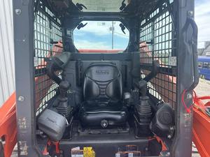 Minicargadora Kubota SSV75 2021: cargadora compacta fiable de 74HP para construcción y agricultura - Product Image 4