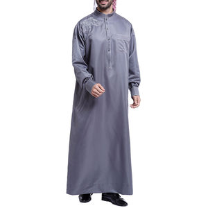 2023 nouvelles conceptions arabes Jubba pour hommes Thobe Dubaï vêtements musulmans Daffah gris teint personnalisé brodé thobes pour hommes - Product Image 1