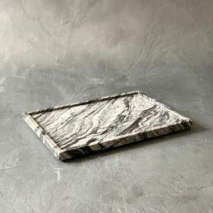 Plateau en marbre de qualité supérieure, améliorant la décoration de table avec une texture de pierre naturelle et une apparence élégante - Product Image 2