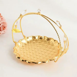 Bandeja decorativa moderna de metal Ramadán perfecta para crear un ambiente espiritual durante las noches de Eid y Ramadán - Product Image 1