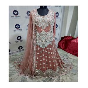 Vestido de boda de diseño paquistaní, ropa para fiesta, hermoso trabajo de mano personalizado en cualquier color y tamaños - Product Image 1