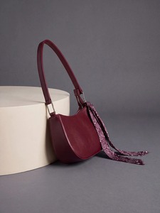 Bolso de Hombro Retro de Piel Sintética Color Borgoña para Mujer al por Mayor, Bolso Hobo de Media Luna de Moda con Pañuelo Bandana, Bolso de Axila de Moda - Product Image 1