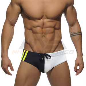 Pantalones cortos de Bikini triangulares de secado rápido a la moda hechos a medida: bragas de baño hechas a medida para días activos - Product Image 2