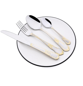 ชุดช้อนส้อมสแตนเลสแบบทันสมัยอุปกรณ์ทานอาหารแบบแขวนช้อนทองด้านมีดส้อมมีดทำจากเหล็กเคลือบสำหรับงานแต่งงาน - Product Image 3