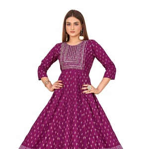 Ropa india y pakistaní aprobada por la colección Kurti con estampado dorado de rayón pesado para mujer con estilo de vestido de trabajo de secuencia - Product Image 1