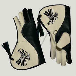 Gants de fauconnerie en cuir de haute qualité avec logo original, avec tige en carbone, imperméables, durables, légers, pour l'entraînement des faucons et la chasse - Product Image 1