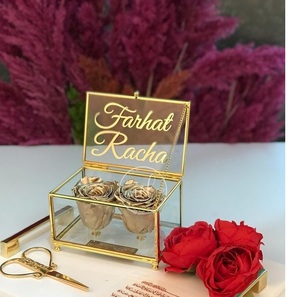 Boîte à bijoux unique et élégante en verre métallique de qualité supérieure avec des détails décoratifs classiques adaptés à la décoration intérieure et au rangement - Product Image 6