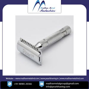 Rasoir de sécurité Madhav Metal certifié ISO de haute qualité avec manche poli et lame simple pour hommes - Product Image 6
