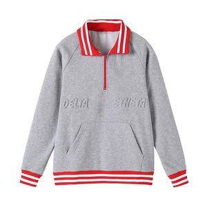 Sudadera Delta Grey de Invierno con Cierre de Cremallera, Forro y Estampado Frontal, Unisex, Letras en Relieve, Estilo Cuello Redondo con Ribete Rojo - Product Image 3