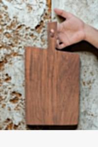 Planche à découper en bois épais et robuste, très demandée, pour une utilisation professionnelle dans les restaurants et les cuisines d'hôtels, au meilleur prix du marché - Product Image 4