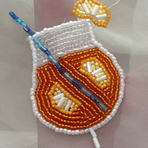 Breloque de sac en forme de lys perlé, broderie artisanale, porte-clés, accessoire de sac à main - Product Image 1