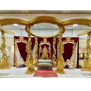 Mandapam traditionnel en forme de cygne pour mariages malaisiens, Mandapam doré élégant sculpté à la main en fibre avec dessus circulaire, Royaume-Uni - Product Image 1