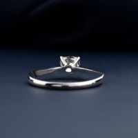 Anillo de Compromiso de Plata 925 con Circonita Cúbica de Corte Cojín, Engaste en Bisel, Joyería de Lujo Ligera para Uso Diario, Bodas y Fiestas