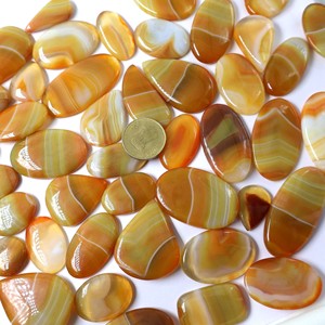 Cabochons de pierres précieuses en vrac d'agate à bandes naturelles rares de qualité supérieure taille personnalisée pour la fabrication de bijoux qualité incroyable à bas prix - Product Image 2