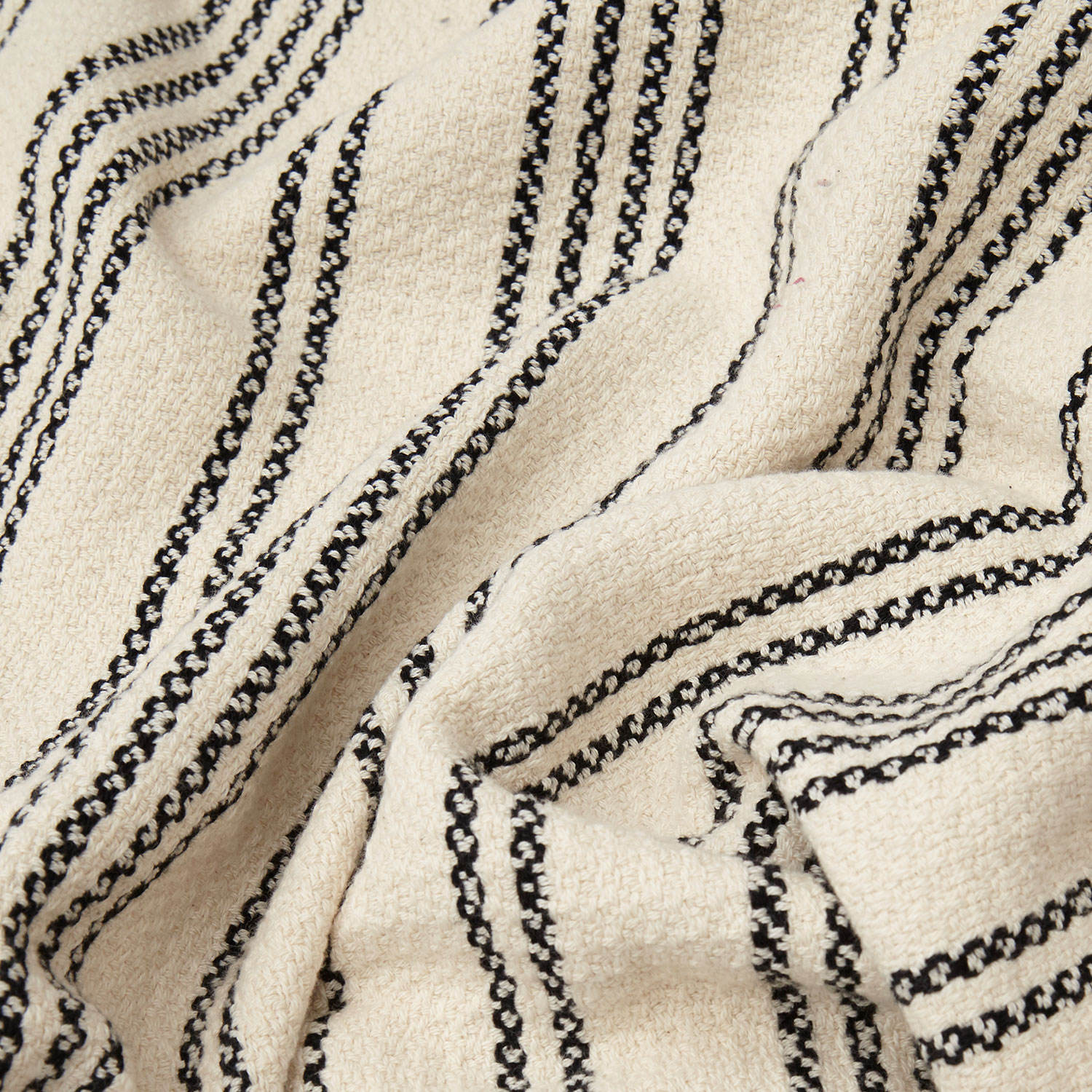 ครีม/สีดำ