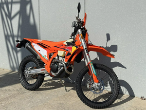 OFERTA AL POR MAYOR: Motocicleta Enduro KTM 350 EXC-F CHAMPION.EDITION 2025 de 6 Velocidades, 4 Tiempos, 100% Auténtica - Product Image 4